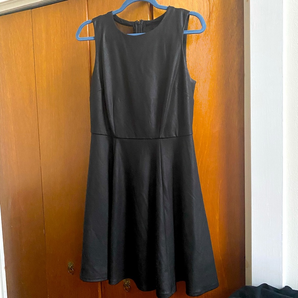 High neck black dress w/ mesh back Jennifer Lopez
